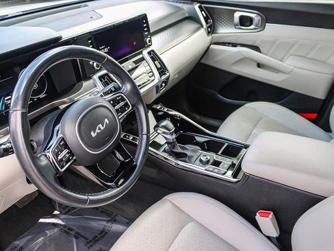 Used 2023 Kia Sorento SX image 18