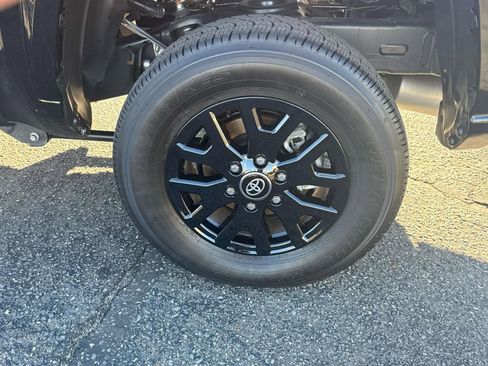 Used 2025 Toyota Tacoma 2WD Double Cab image 8