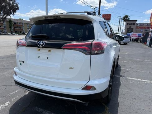 Used 2017 Toyota RAV4 SE FWD image 5