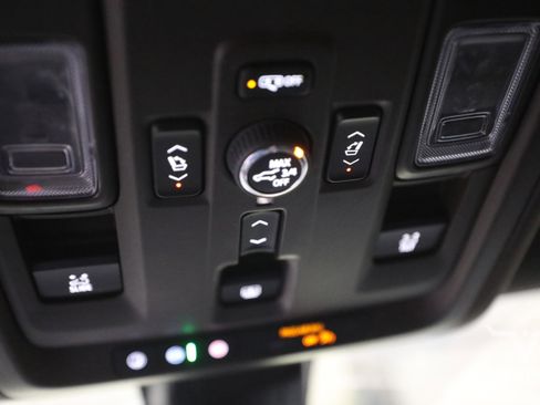 Used 2021 GMC Yukon Denali image 32