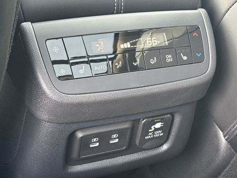 New 2026 Nissan Pathfinder Platinum image 42