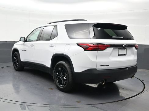 Used 2023 Chevrolet Traverse LT FWD image 3