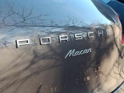 Used 2018 Porsche Macan image 5