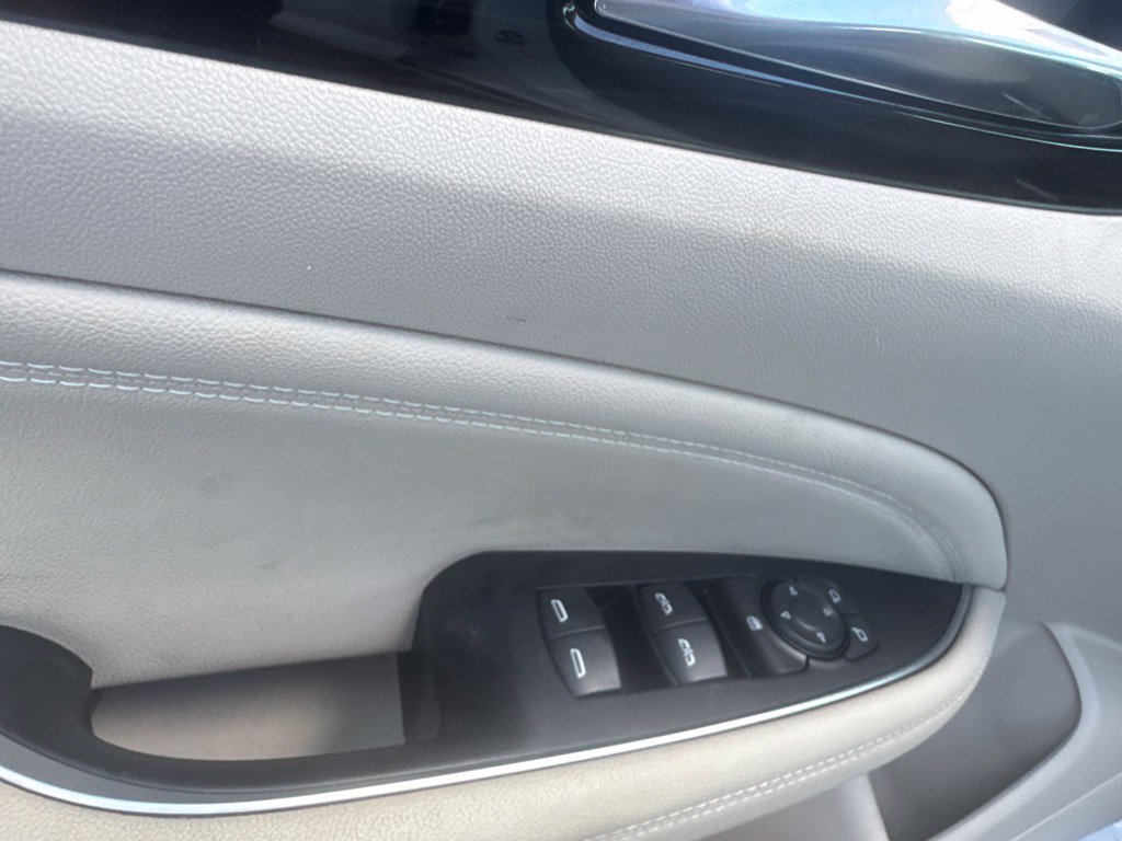 Used 2018 Buick Regal Essence w/ Driver Confidence Package #1 FWD image 9