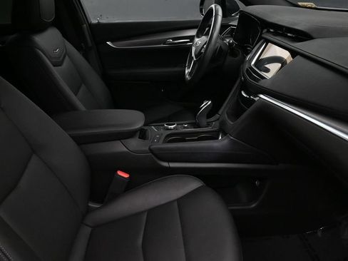Certified 2023 Cadillac XT5 Luxury FWD image 2