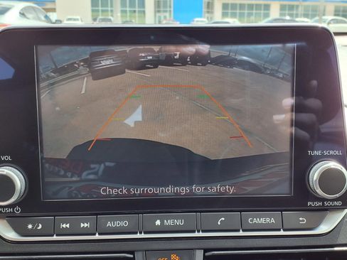 Used 2024 Nissan Altima 2.5 SR image 10