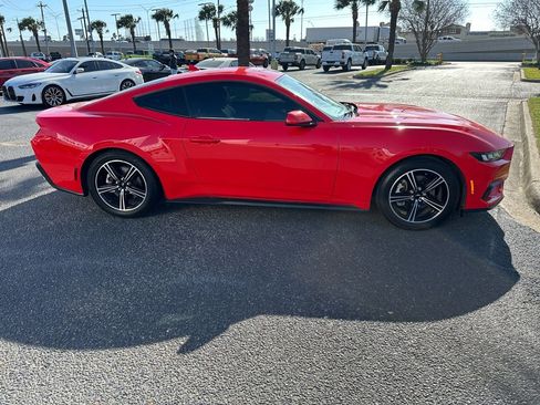 Used 2024 Ford Mustang Coupe image 7