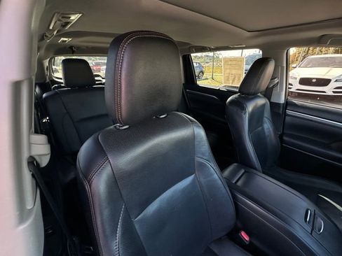 Used 2017 Toyota Highlander Limited image 38