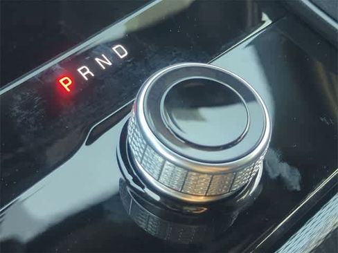 Used 2025 Jeep Grand Cherokee Laredo image 31