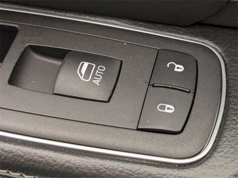 Used 2024 RAM 3500 Big Horn image 34