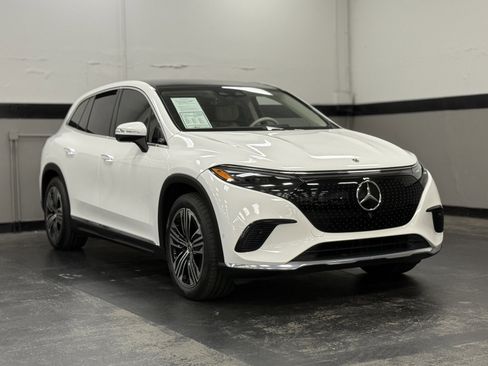 Used 2023 Mercedes-Benz EQS 450+ SUV image 2