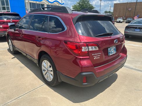 Used 2019 Subaru Outback 2.5i Premium w/ Popular Package #2 AWD/4WD image 4