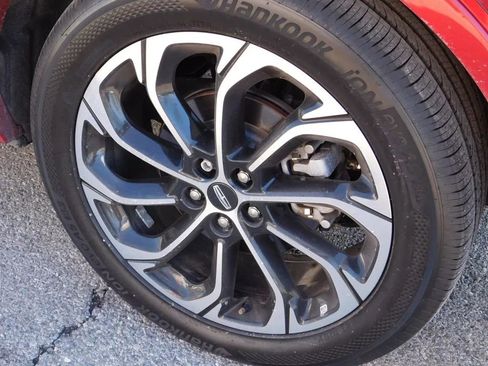 Used 2024 Lincoln Nautilus Reserve image 9