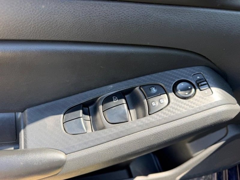 Used 2024 Nissan Altima 2.5 S FWD image 15