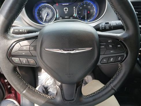 Used 2020 Chrysler Pacifica Touring-L Plus FWD image 58