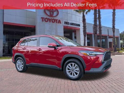 Certified 2022 Toyota Corolla Cross LE w/ Moonroof Package FWD image 1