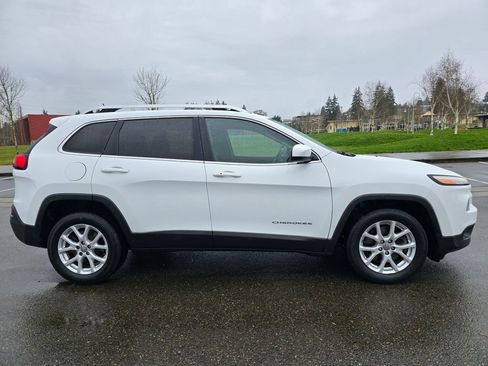 Used 2015 Jeep Cherokee Latitude w/ Comfort/Convenience Group image 6
