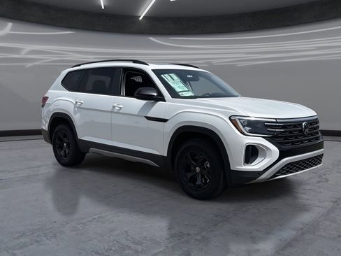 New 2026 Volkswagen Atlas Peak Edition AWD/4WD image 4
