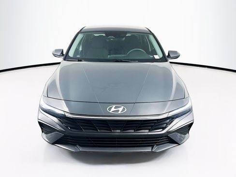 Used 2024 Hyundai Elantra SEL FWD image 2