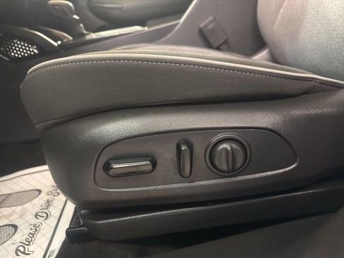 Used 2023 Chevrolet TrailBlazer LT w/ Convenience Package image 9