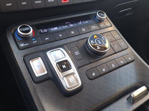 Used 2024 Hyundai Palisade Limited image 14