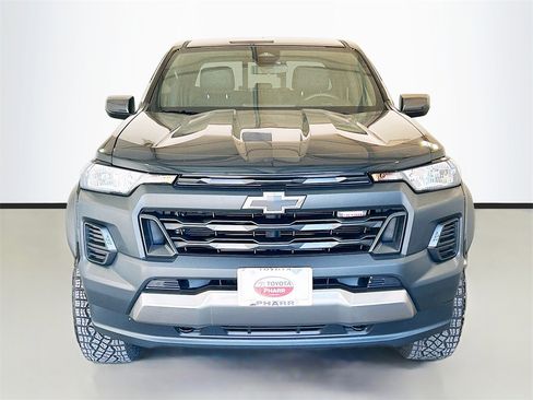 Used 2025 Chevrolet Colorado Trail Boss image 2