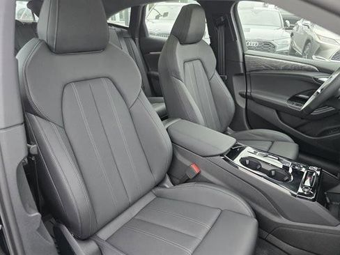 New 2025 Audi A6 e-tron Premium Plus image 18