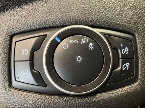 Used 2017 Ford Escape SE w/ Equipment Group 201A image 16