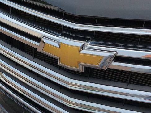 Used 2021 Chevrolet Traverse High Country AWD/4WD image 34