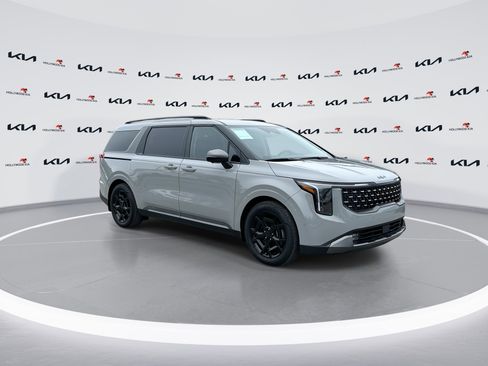 Certified 2025 Kia Carnival SX Prestige image 2