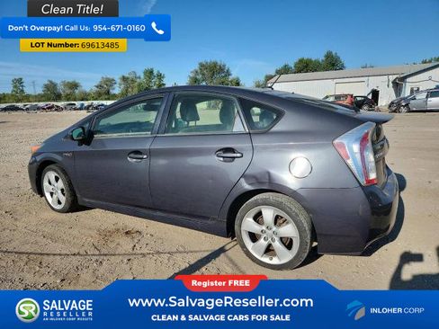 Used 2012 Toyota Prius Five image 3