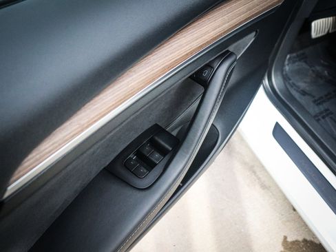 Used 2023 Tesla Model 3 Performance image 15