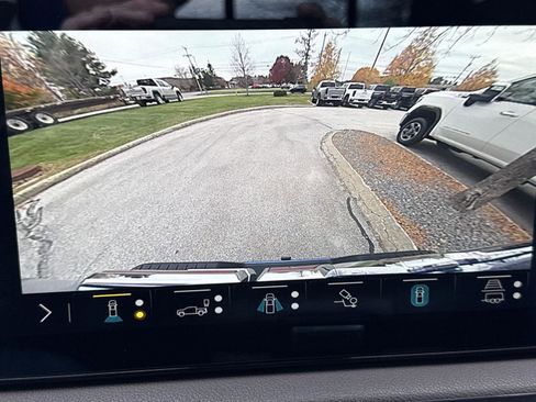 Used 2023 GMC Sierra 1500 AT4 w/ AT4 Premium Package image 26