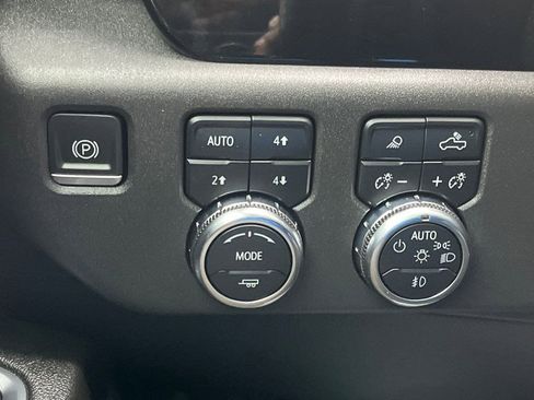 Used 2022 GMC Sierra 1500 SLT w/ SLT Convenience Package image 40