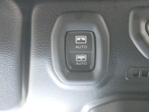 Used 2022 Jeep Wrangler Unlimited Sahara image 27