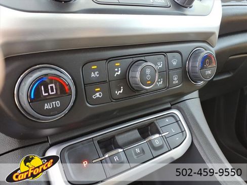 Used 2023 GMC Acadia SLE image 27