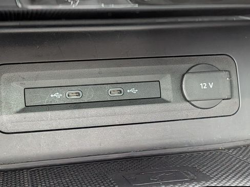 Certified 2023 Volkswagen Atlas Cross Sport SE w/ Panoramic Sunroof Package AWD/4WD image 28