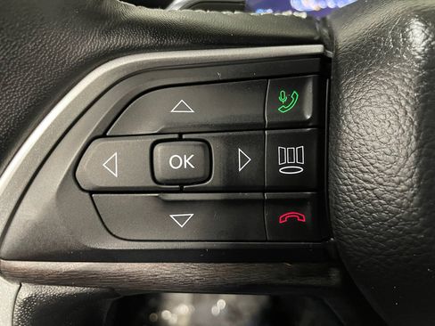 Used 2022 Jeep Grand Cherokee Limited AWD/4WD image 18