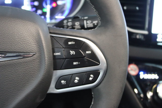 Used 2026 Chrysler Pacifica Select FWD image 17