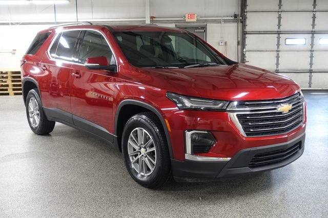 Used 2023 Chevrolet Traverse LT FWD image 1