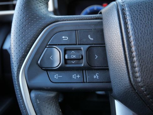 Certified 2025 Toyota 4Runner TRD Off-Road image 28