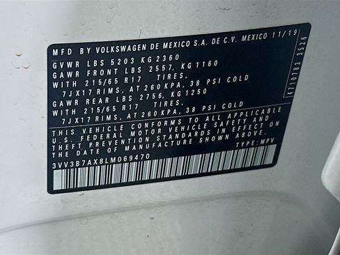 Used 2020 Volkswagen Tiguan SE w/ Panoramic Sunroof Package FWD image 12