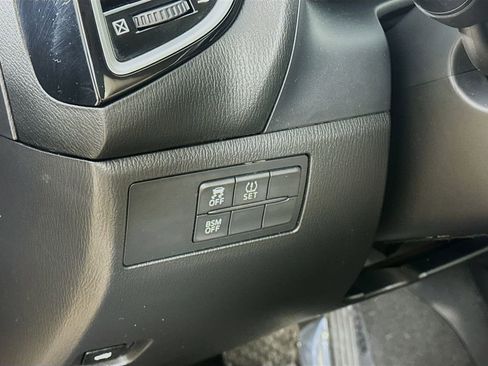 Used 2014 MAZDA MAZDA3 i Touring FWD image 12
