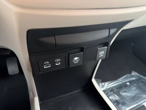Certified 2026 Honda Odyssey Elite image 36