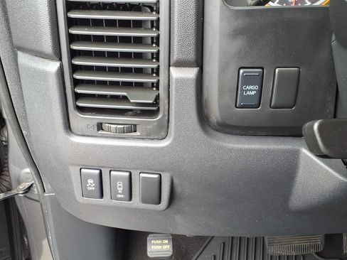 Used 2015 Nissan Titan SV w/ SV Value Truck Package AWD/4WD image 34