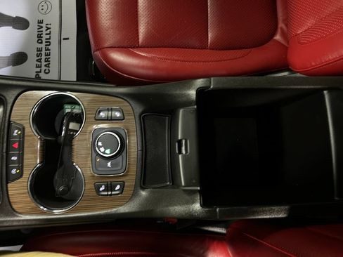 Used 2023 GMC Acadia SLE w/ Driver Convenience Package FWD image 21