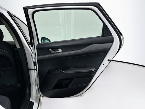 Used 2025 Kia K5 LXS image 30