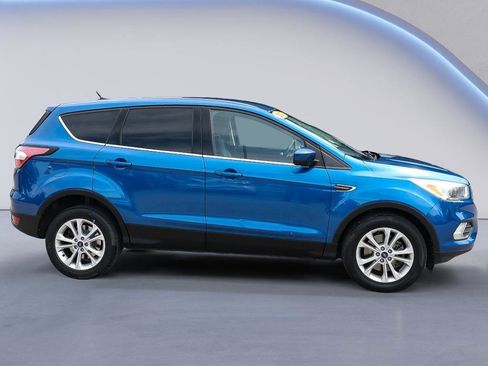Used 2017 Ford Escape SE FWD image 8