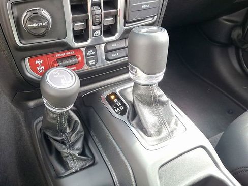 New 2025 Jeep Wrangler Unlimited Rubicon w/ Convenience Group image 11