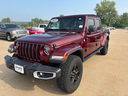 Used 2021 Jeep Gladiator Sport AWD/4WD image 7